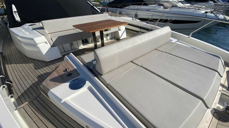 FERRETTI 720